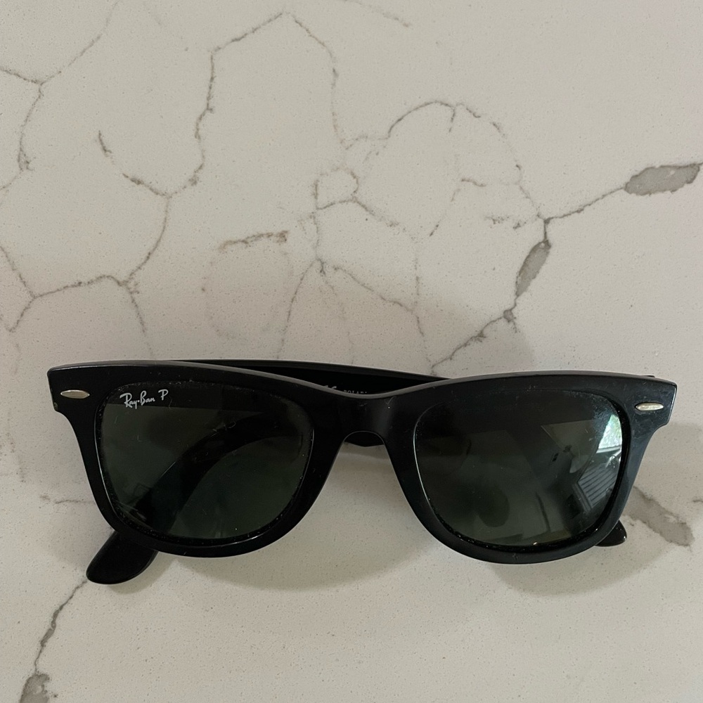 Women’s Raybans Wayfarer polarized